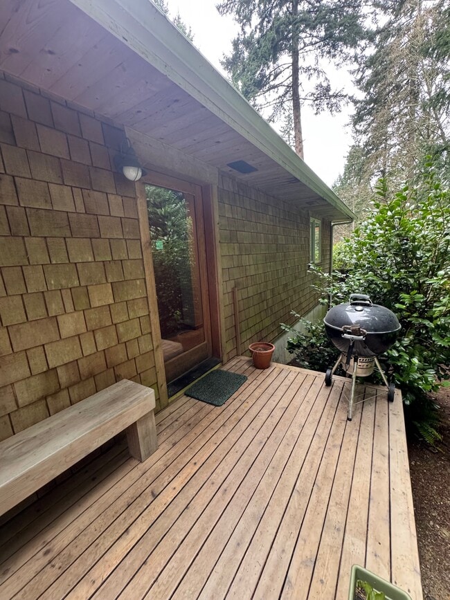 Building Photo - 28635 Vashon Hwy SW