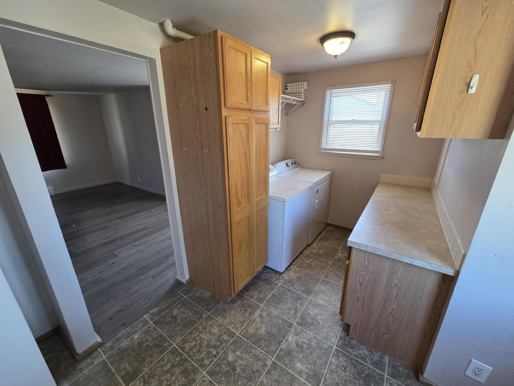 Building Photo - 420 N Mattson Dr