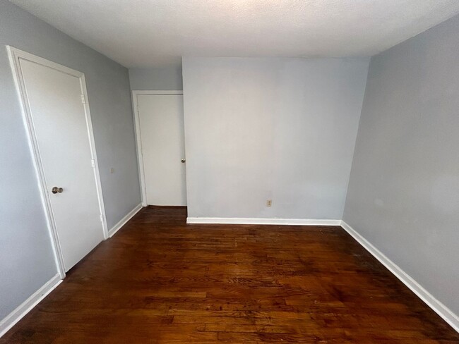 Building Photo - 715-B Montague, Columbia, SC 29209