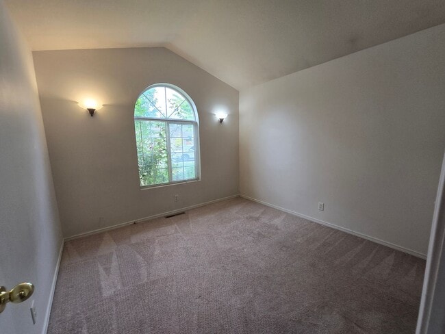 Building Photo - 3 Bedroom, 2 Bath Home for Rent