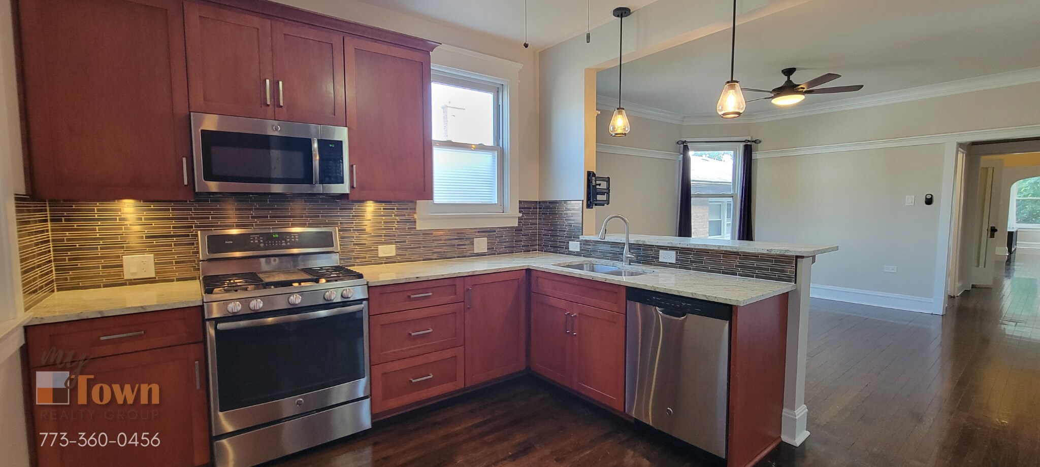 Building Photo - 4924 N Talman Ave