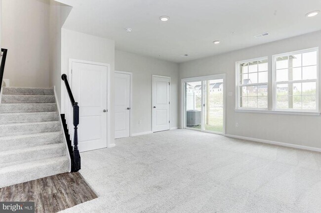 Building Photo - 5014 MacDonough Pl