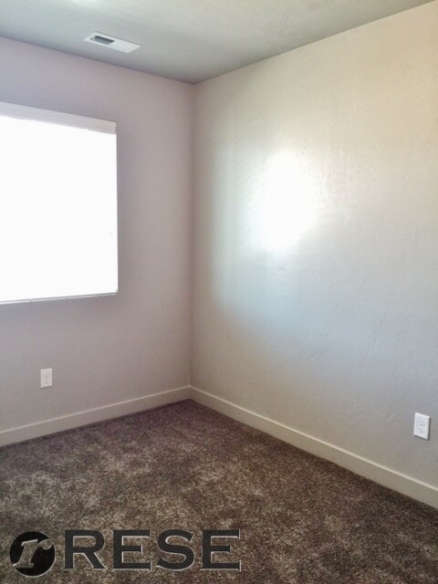 Building Photo - Awesome Vineyard THouse w attached one car garage