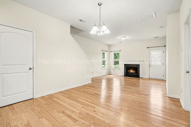 Building Photo - 10420 Benfield Rd