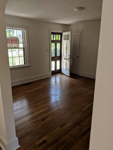 Living Room / Front Door - 1111 Watauga St