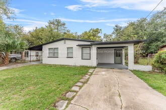 Building Photo - COMING SOON! 3 bed/1 bath!