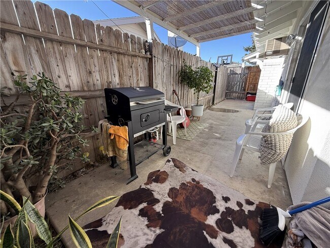 Building Photo - 7672 Amazon Dr