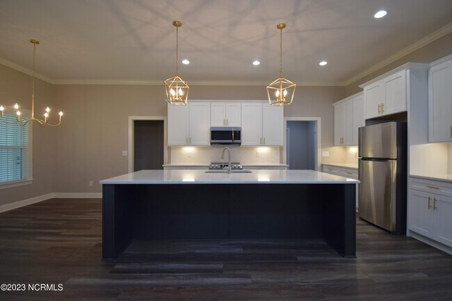 Building Photo - 4274 Pinehurst Ct