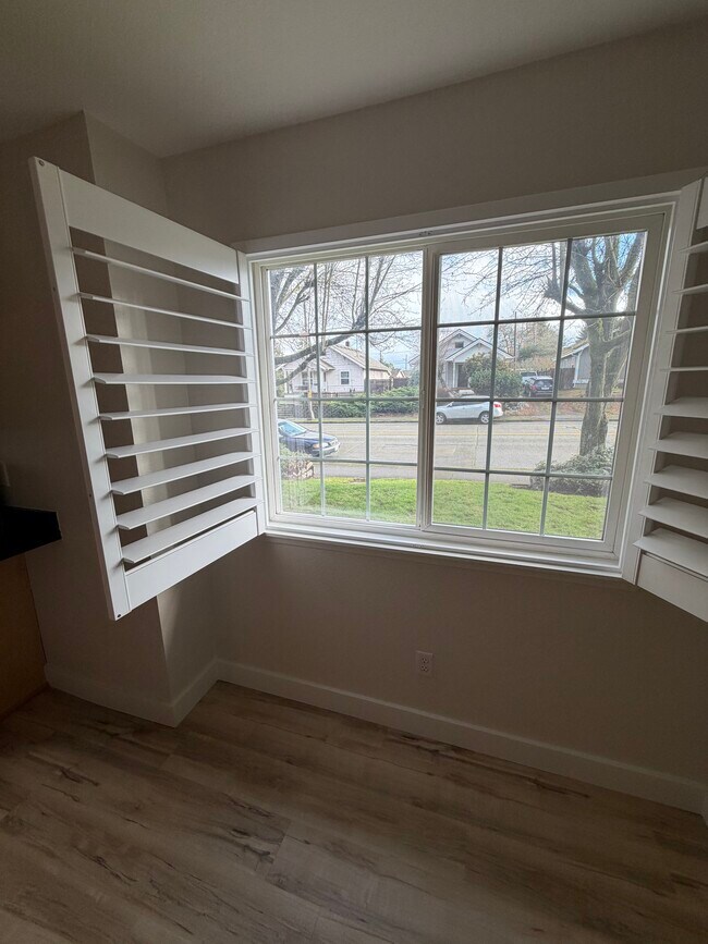 Building Photo - 4656 N Pearl St