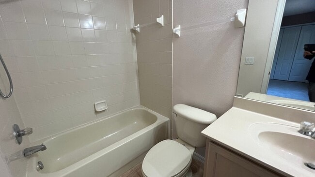 Building Photo - Spacious 4/3.5 Pool Home with Water View & 3-Car Garage in Lee Vista Area (close to Lake Nona)