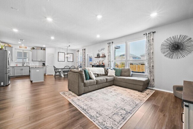 Building Photo - 317 Black Alder St