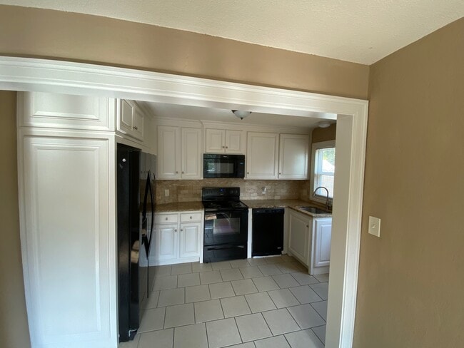 Building Photo - 1429 Grand Ave