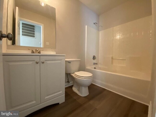 Building Photo - 4786 Calvert Dr