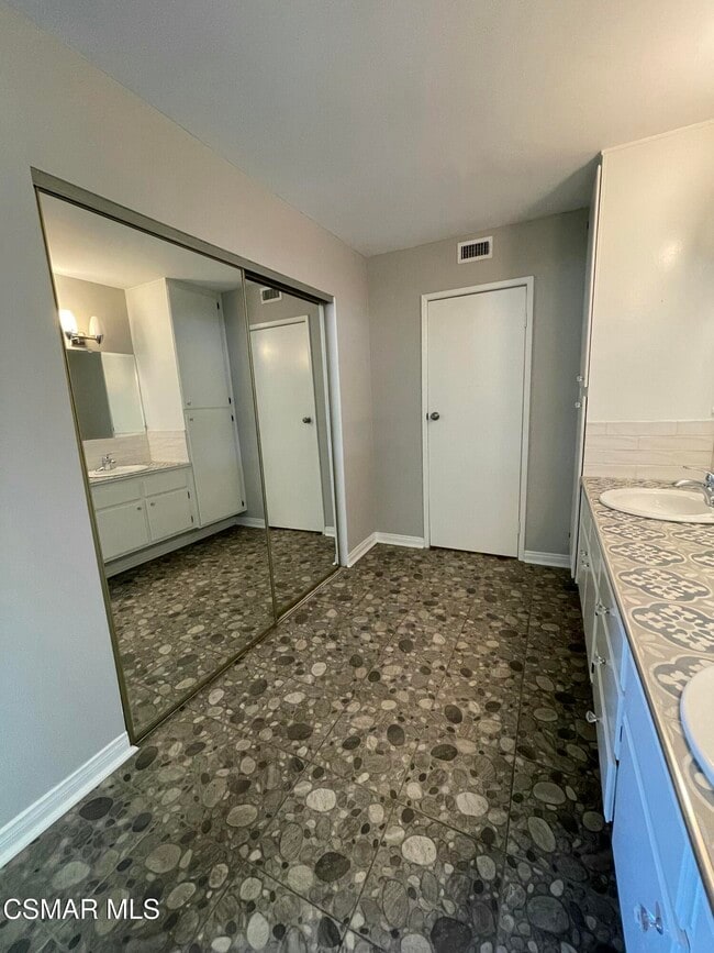 Building Photo - 668 Cervantes Ct