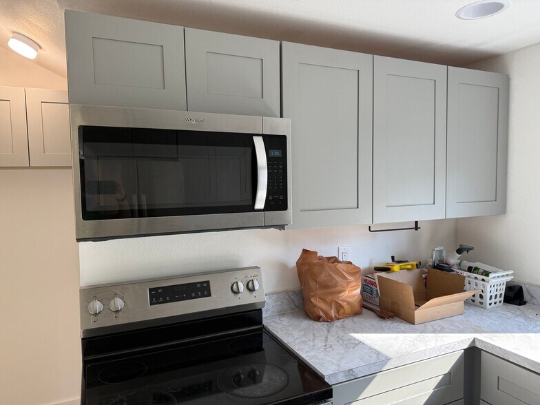 Building Photo - 1601 N 4th Ave