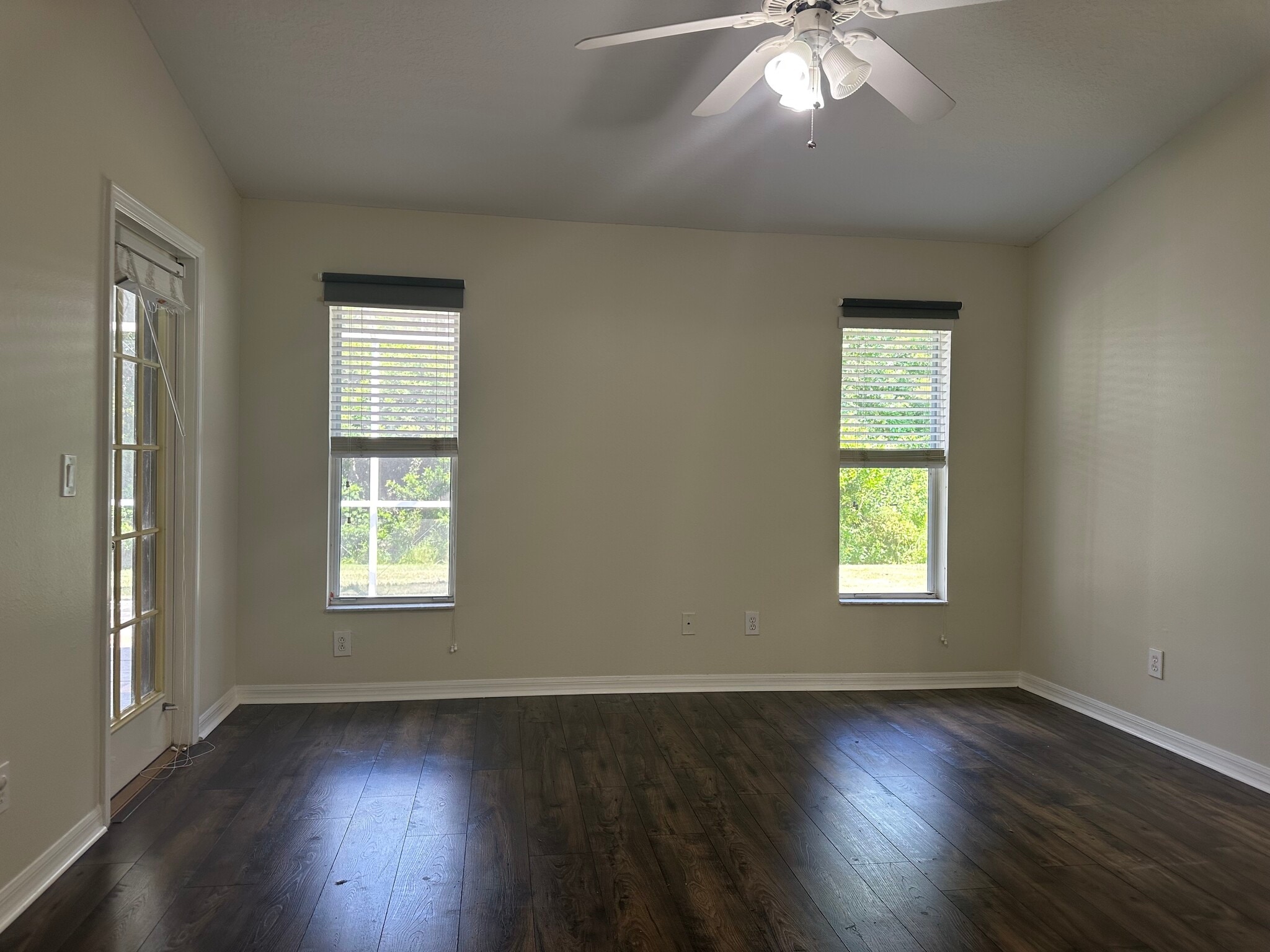 Building Photo - 3145 Dunstable Dr