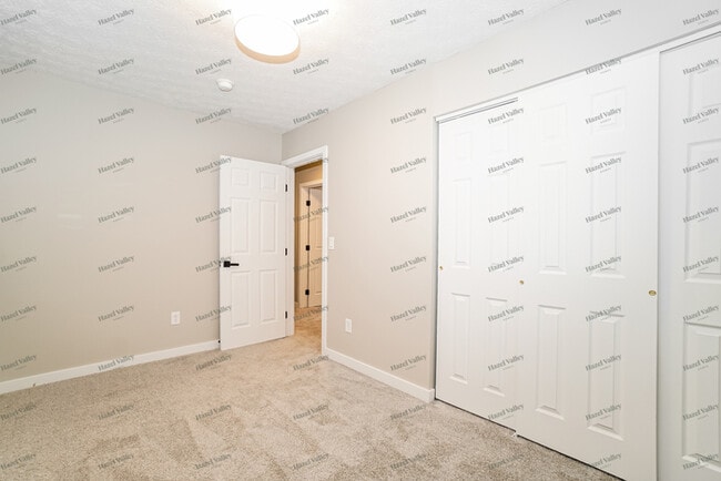 Building Photo - 5393 Centner Ln