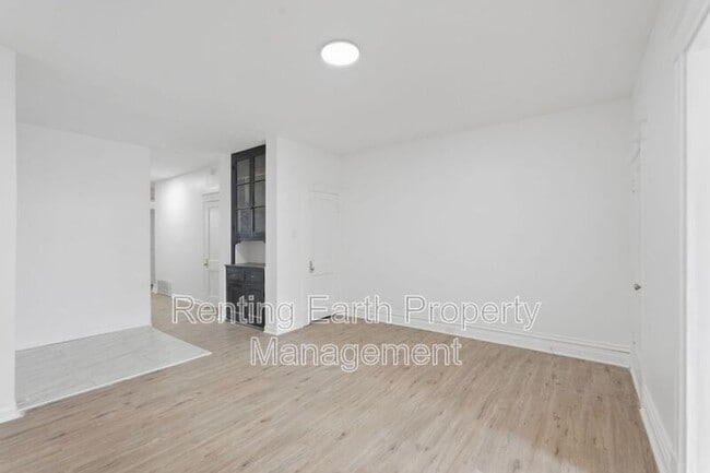 Building Photo - 3125 Clay Ave