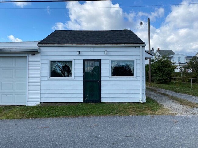 Building Photo - 142 S 29th St