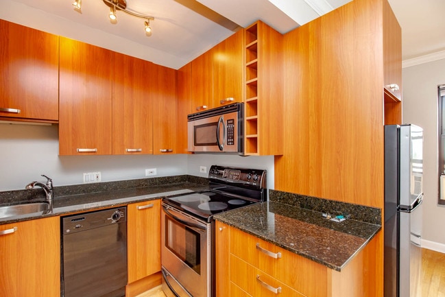 Building Photo - 732 W Bittersweet Pl