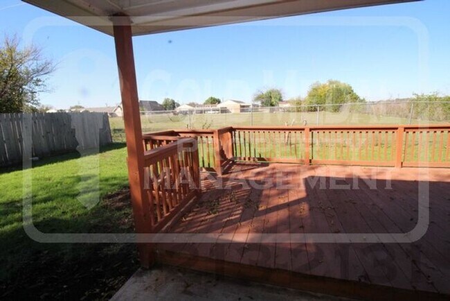 Building Photo - Lisa Lane Living – Simple, Smart & Ready for You!