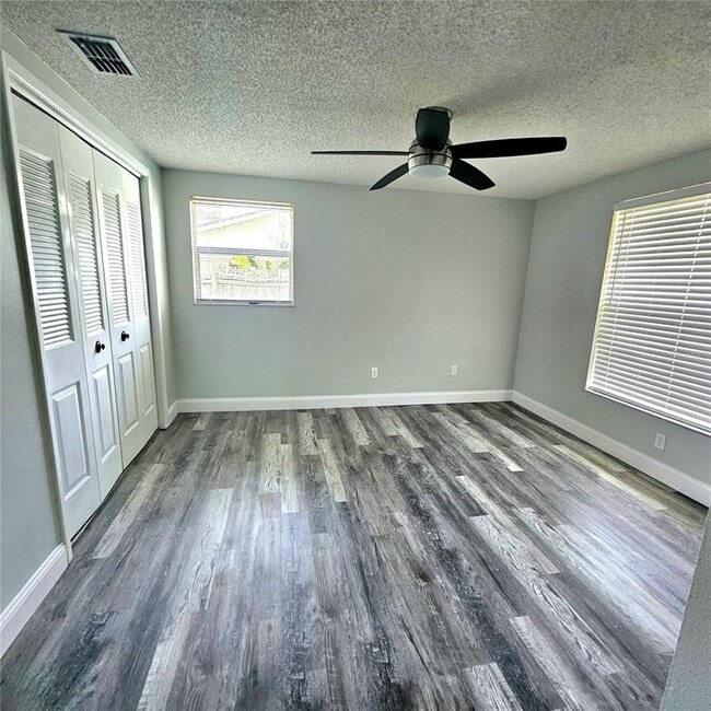 Building Photo - 6008 Firefly Ln