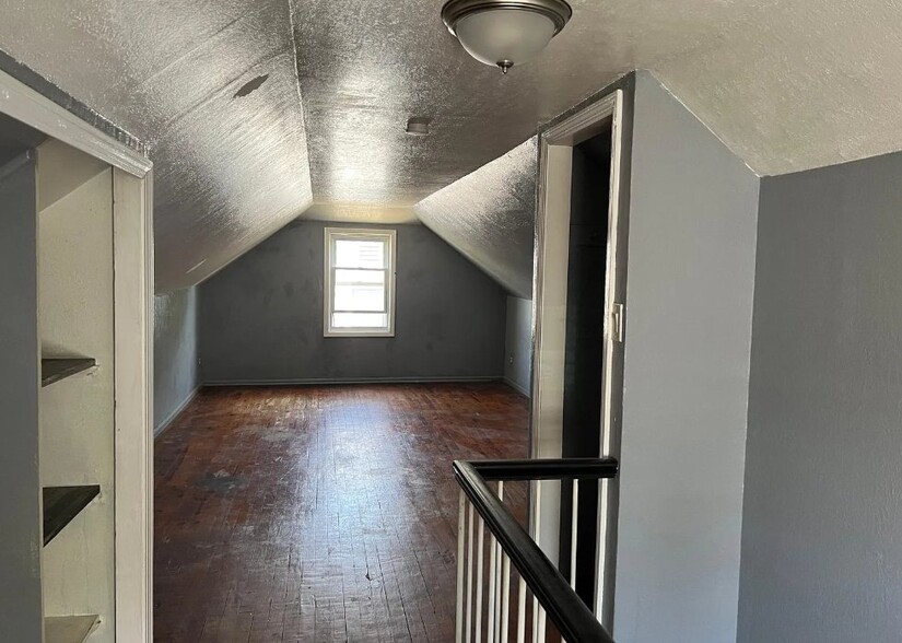 Building Photo - 4701 W 149th St
