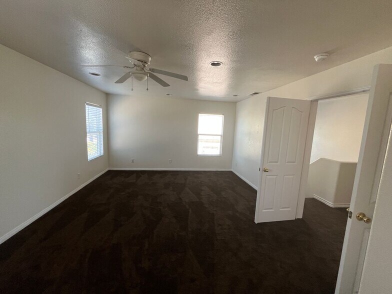 Building Photo - 144 Latente Dr