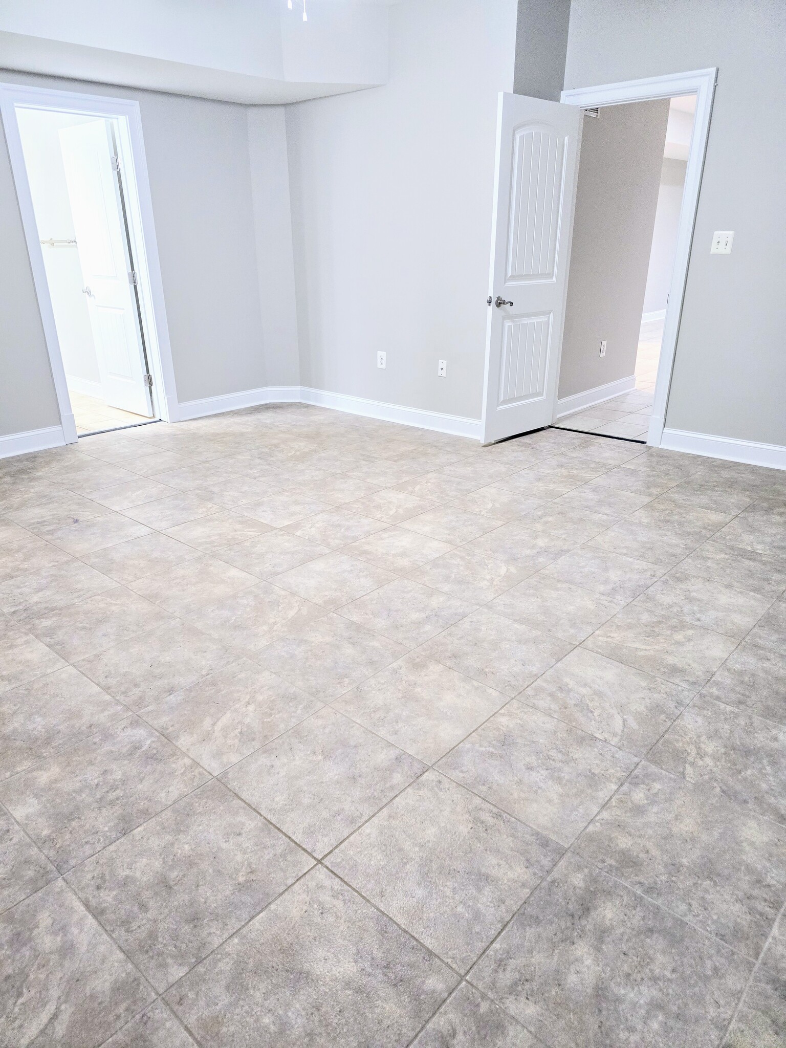Building Photo - 10850 Misty Creek Ct
