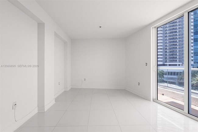 Building Photo - 6362 Collins Ave