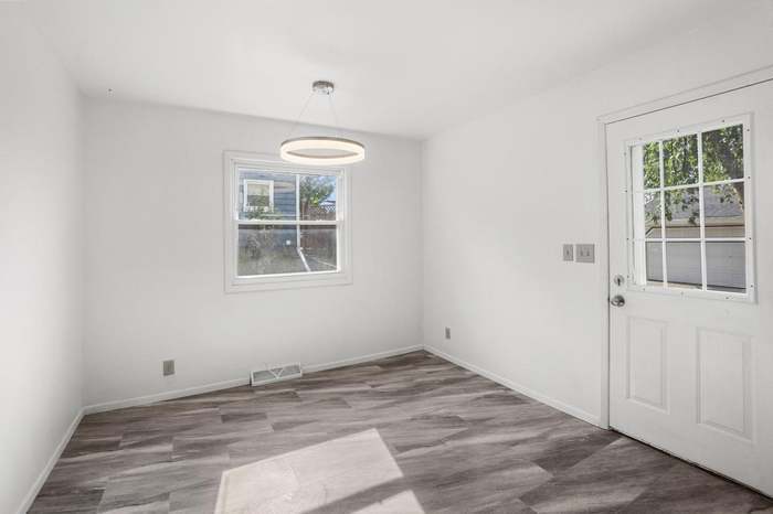 Building Photo - 1426 Josephine St