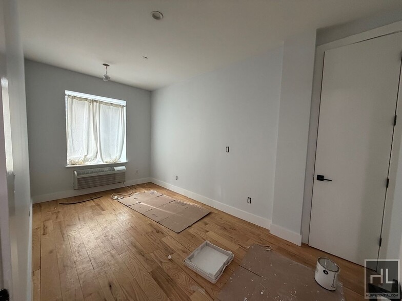 Building Photo - JACKSON AVENUE