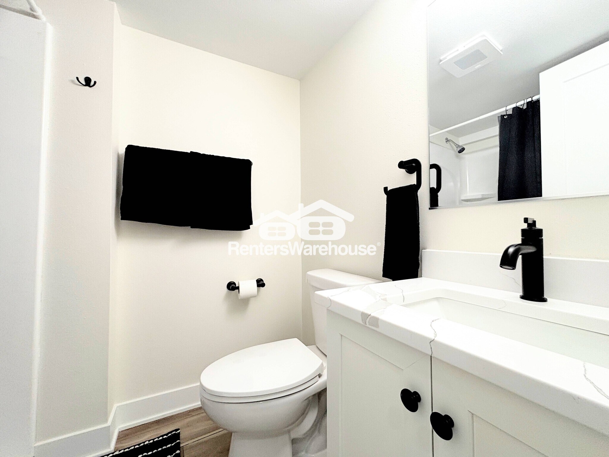 Building Photo - 4076 Indianola Ave