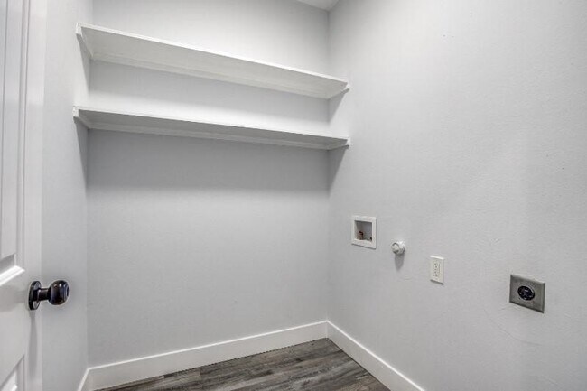 Building Photo - 3105 Spencer St