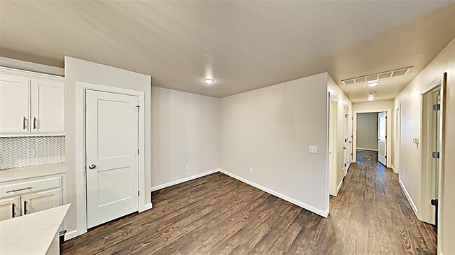 Building Photo - 5007 Avion Ct