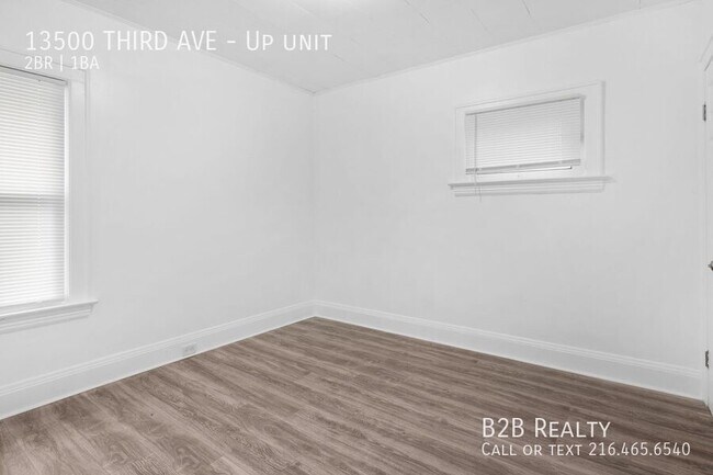 Building Photo - 13500 THIRD AVE-Up unit