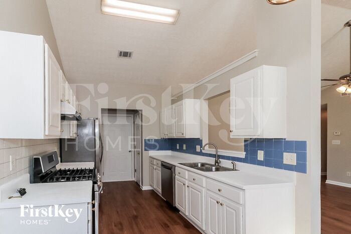 Building Photo - 569 Kirtley Ct