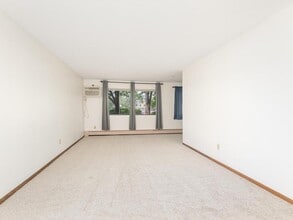 Building Photo - 4101 Parklawn Ave
