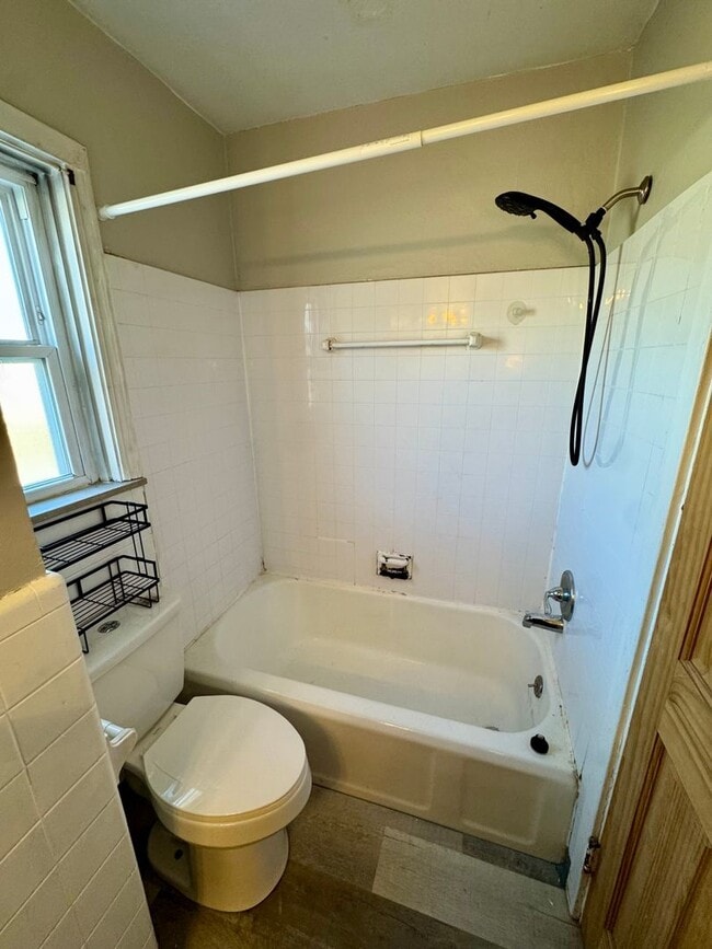 Building Photo - 732 Idlewood Ave