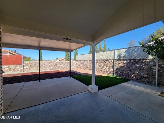 Building Photo - 8695 Pilgrimage Cir