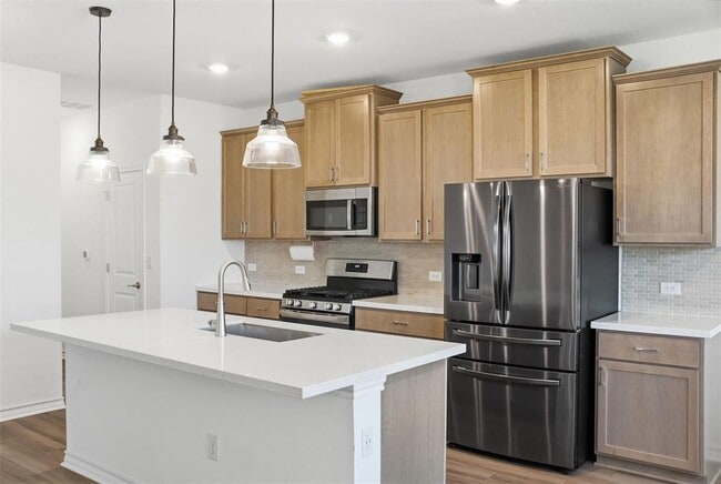 Building Photo - 13606 Long Is Dr