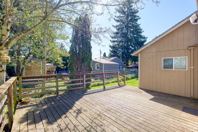 Building Photo - Single Family Ranch