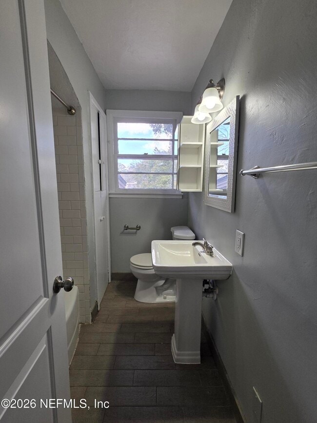 Building Photo - 1265 Donald St