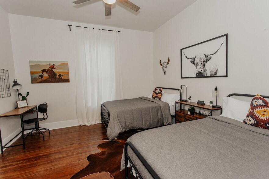 Building Photo - 3728 Homan Ave