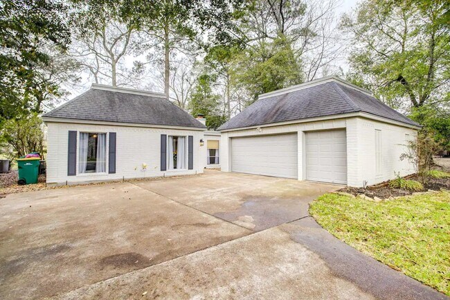Building Photo - 260 Point Clear Dr