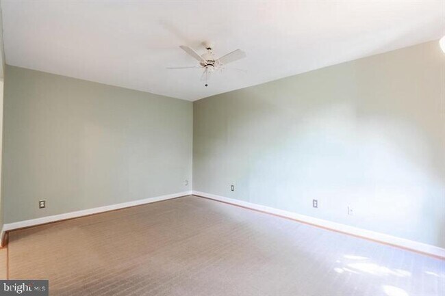 Building Photo - 4414 Island Pl