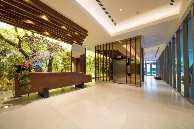 Building Photo - 1010 Brickell Ave