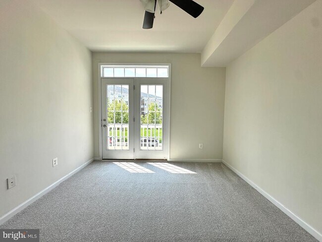 Building Photo - 13727 Endeavour Dr