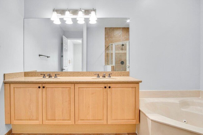 Building Photo - 1383 Piazza Pitti