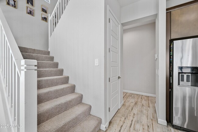 Building Photo - 4827 E Village Dr